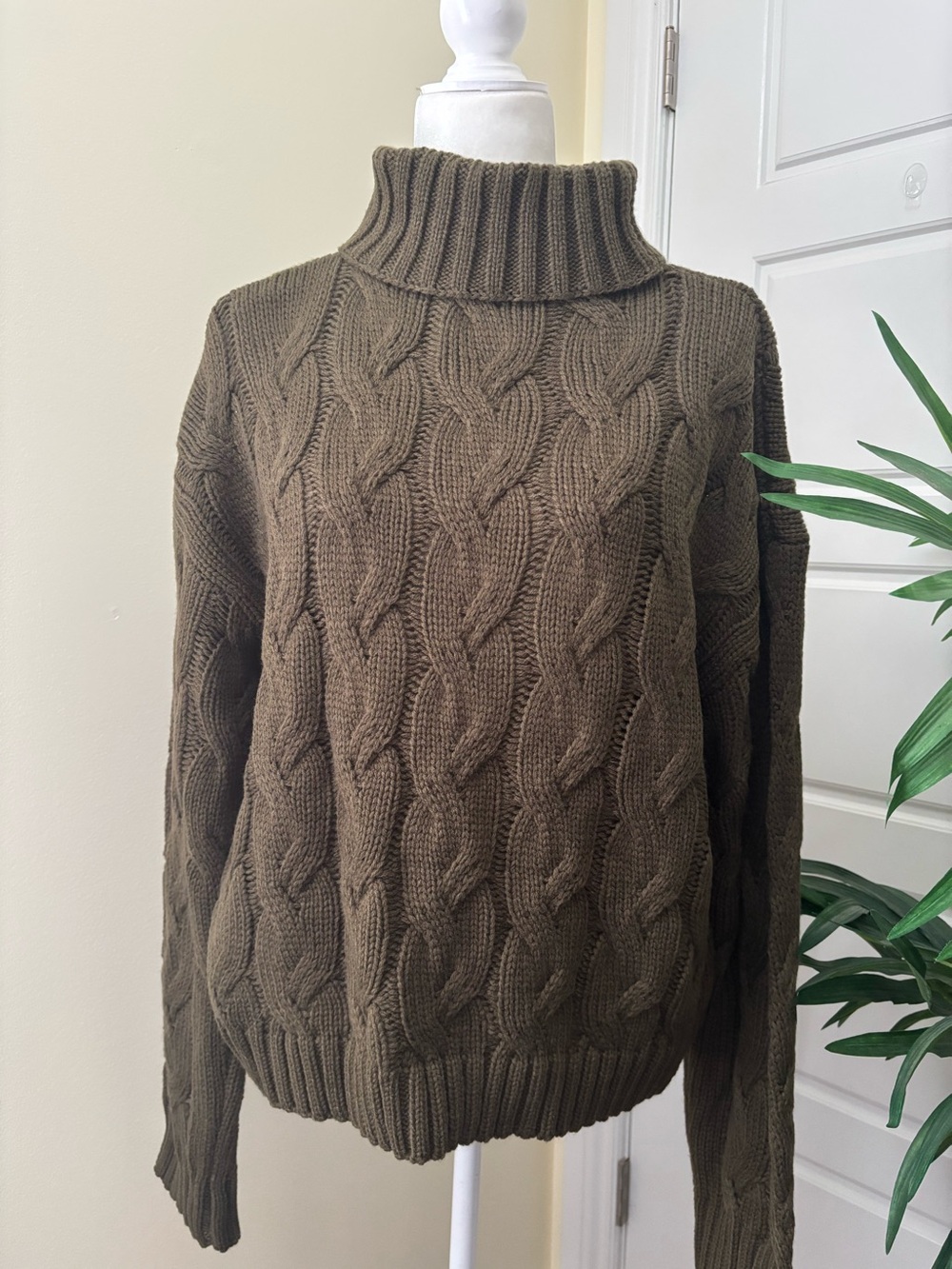 NWOT 
Women's Olive Cable-Knit Turtleneck Sweater